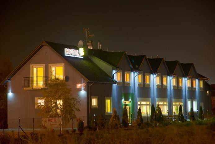 Hotel Wena Kielce Eksteriør billede